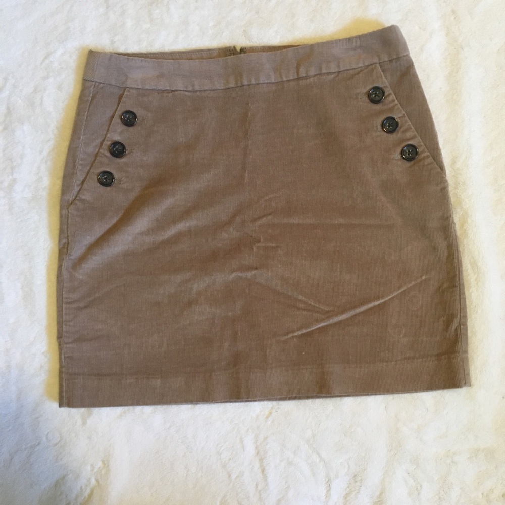 Banana Republic brown skirt with button pockets